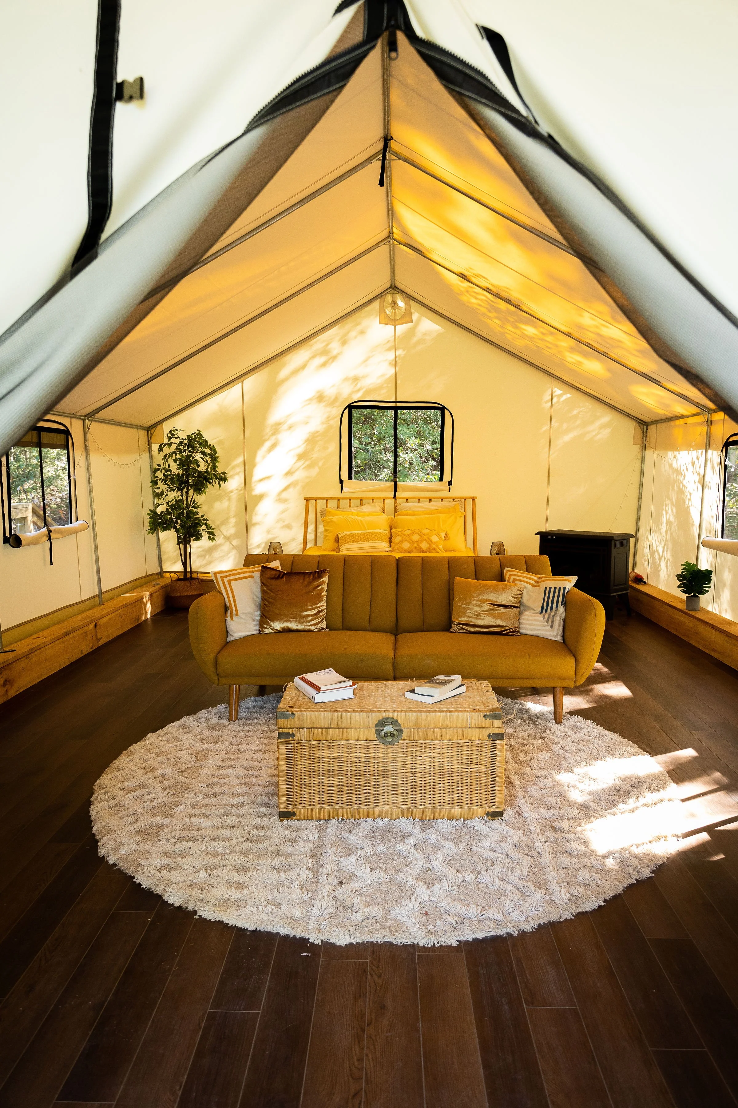 The Goldfinch's Nest Glamping Tent – Stunning Views in Red River